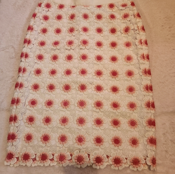J. Crew Dresses & Skirts - NWT J. Crew Crochet Pencil Skirt Size 0 Pink & White Floral Knee Length